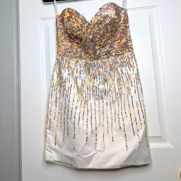 Terani Couture Dresses & Skirts - Terani Couture Sequin Strapless Mini Dress Size 6